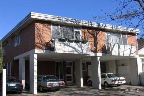 Property photo of 4/24 Holroyd Avenue St Kilda East VIC 3183