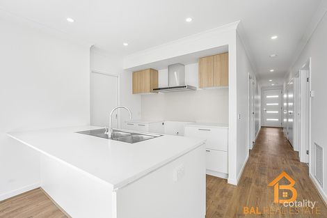 Property photo of 12 Cousens Street Tarneit VIC 3029