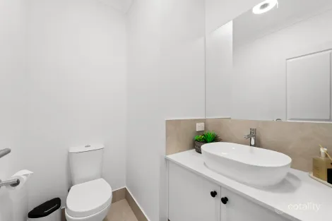 Property photo of 11 Charas Street Pallara QLD 4110
