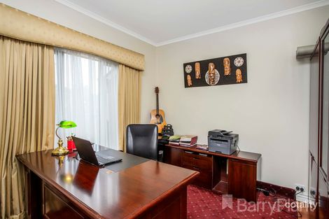 Property photo of 51 Stonebridge Way Attwood VIC 3049