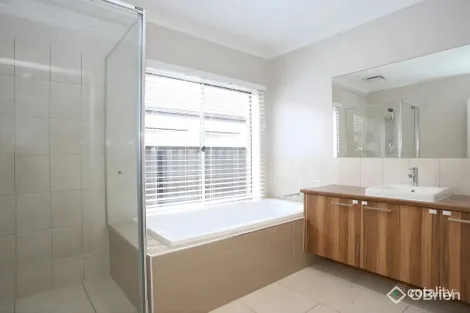 Property photo of 14 Hackney Circuit Clyde North VIC 3978