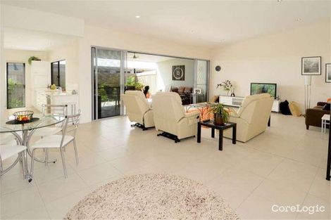 Property photo of 2/11 Airlie Crescent Pelican Waters QLD 4551