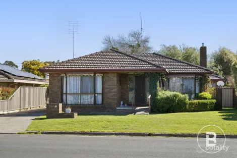 15 Shaw Ave, Wendouree, VIC 3355