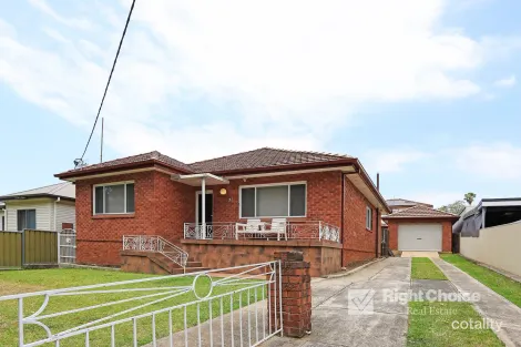 31 Cummins St, Unanderra, NSW 2526