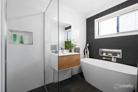 Property photo of 23 Guthrie Parade Carrara QLD 4211