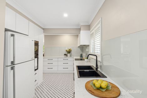 Property photo of 12 Elissa Crescent Wyoming NSW 2250