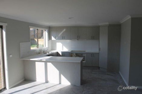 Property photo of 6 Tribuzi Close Pakenham VIC 3810