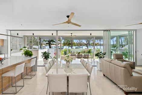 Property photo of 2/165 Gympie Terrace Noosaville QLD 4566