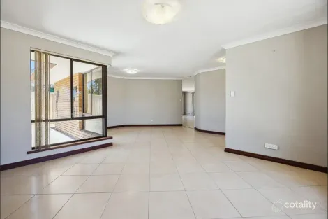 Property photo of 2 Maitland Close Cooloongup WA 6168