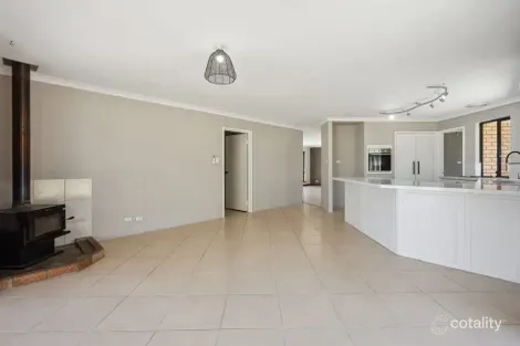 Property photo of 2 Maitland Close Cooloongup WA 6168