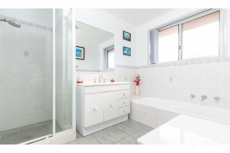 Property photo of 9 Smiths Close Forster NSW 2428