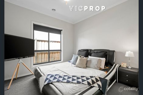 Property photo of 45 Longreach Parade Point Cook VIC 3030