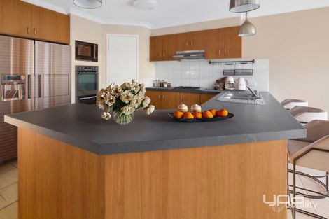 Property photo of 53 Dobell Crescent Caroline Springs VIC 3023