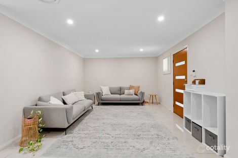 Property photo of 32 Onslow Gardens Middleton Grange NSW 2171