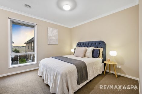 Property photo of 33 Merryfield Circuit Williams Landing VIC 3027