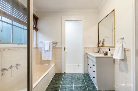 Property photo of 2/30 Bruce Street Diamond Creek VIC 3089