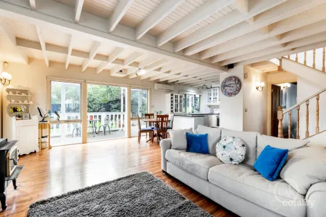 Property photo of 31 Pymm Avenue Eltham North VIC 3095