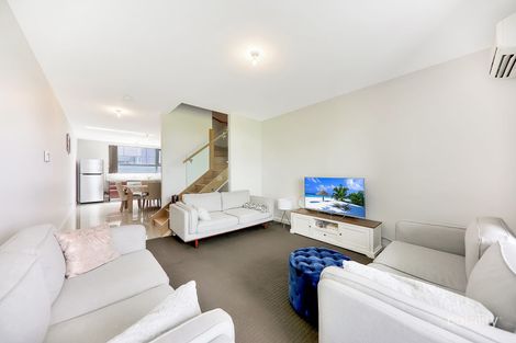 Property photo of 27/1 Brunswick Crescent Craigieburn VIC 3064