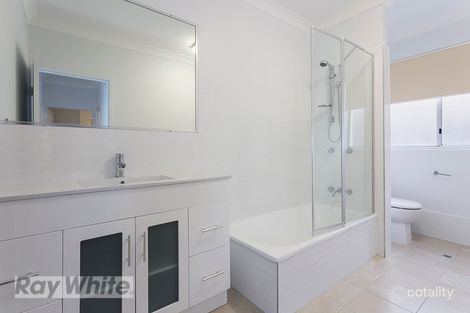 Property photo of 1/42 Nicklin Street Coorparoo QLD 4151