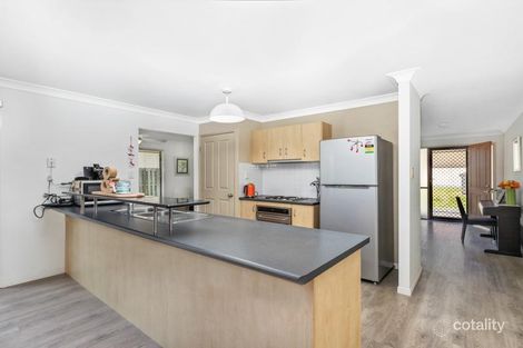 Property photo of 8 Ross Place Wakerley QLD 4154