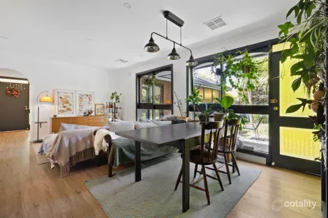 Property photo of 8 Griffiths Court Mount Waverley VIC 3149