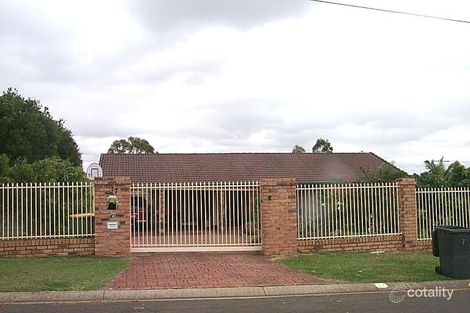 17-19 Clive Rd, Birkdale, QLD 4159