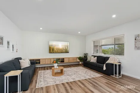 Property photo of 14 Carlyle Close Dapto NSW 2530