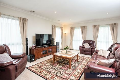 Property photo of 5 Rosstrevor Crescent Mitcham VIC 3132