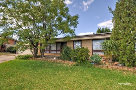 Property photo of 2 Huon Place Glenfield NSW 2167