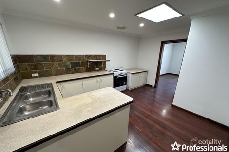 Property photo of 8 Princeton Court Thornlie WA 6108