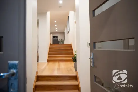 Property photo of 15 Coachwood Crescent Narre Warren VIC 3805