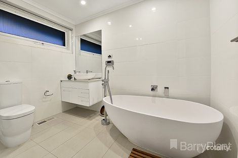 Property photo of 17 Radleigh Drive Wheelers Hill VIC 3150