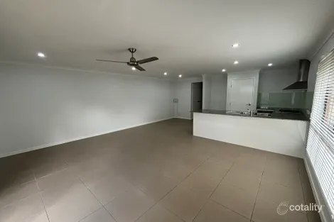 1/2 Gabrielle Ct, Kallangur, QLD 4503