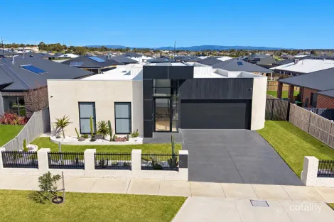 Property photo of 9 Craven Mews Traralgon VIC 3844