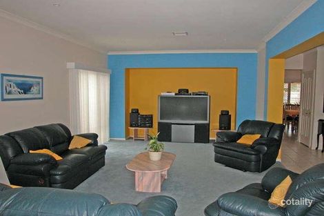 Property photo of 3 Cheshunt Court Cranbourne North VIC 3977