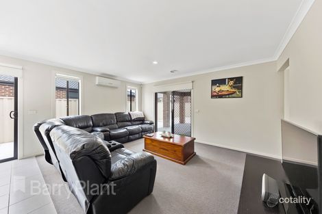 Property photo of 14 Callaway Lane Hillside VIC 3037