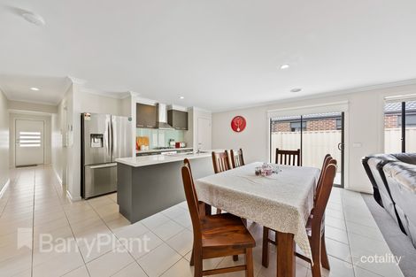 Property photo of 14 Callaway Lane Hillside VIC 3037