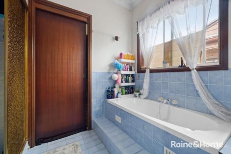 Property photo of 17 Duardo Street Edensor Park NSW 2176