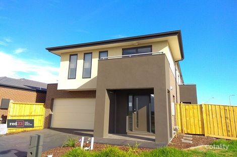 Property photo of 12 Dalziell Crescent Cranbourne North VIC 3977