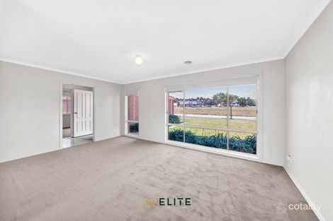 Property photo of 33 Michelle Drive Berwick VIC 3806