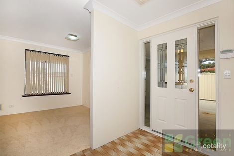 Property photo of 4 Rocklea Place Silver Sands WA 6210