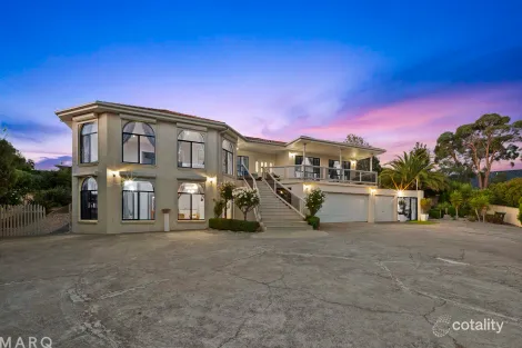 Property photo of 16 Tanderra Crescent Ngunnawal ACT 2913