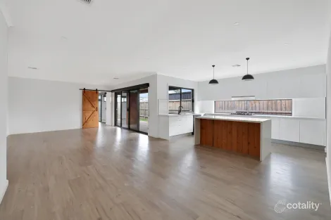 Property photo of 4 Bridges Street Drouin VIC 3818