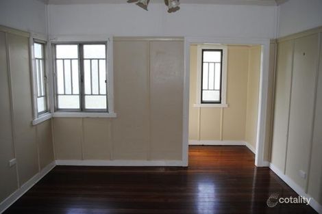 Property photo of 8 Sinclair Street Newtown QLD 4305