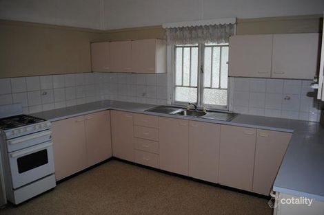 Property photo of 8 Sinclair Street Newtown QLD 4305