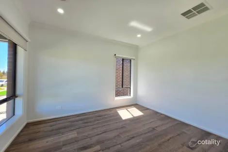 Property photo of 58 Gowar Road Tarneit VIC 3029