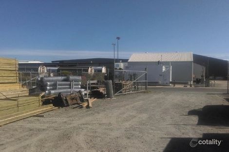 3-3a Connors Rd, Paget, QLD 4740