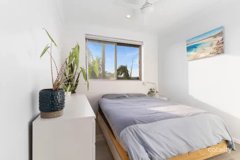 Property photo of 11/26-28 Undercliff Road Freshwater NSW 2096