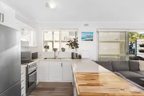 Property photo of 11/26-28 Undercliff Road Freshwater NSW 2096