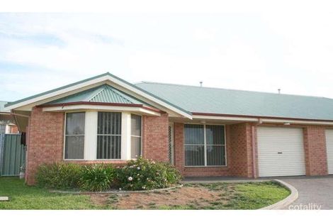 17 Clinton St, Orange, NSW 2800